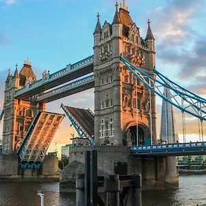 https://birds-nest-residency.brighton-hotels-england.com